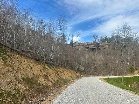 5th image of 19 Sleepy Hollow Rd
