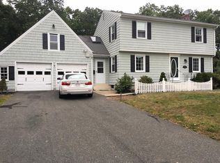 322 Wolf Swamp Rd, Longmeadow, MA 01106