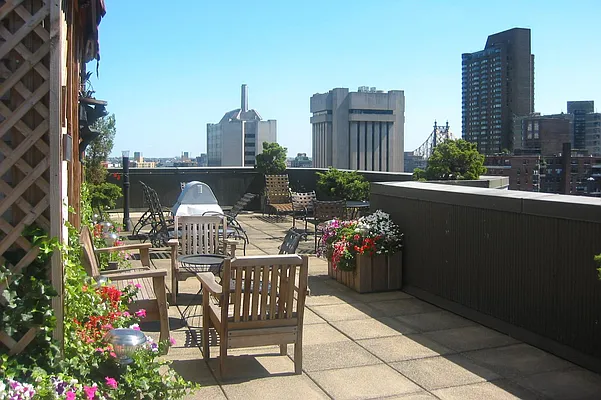 Sold by Corcoran | media 15