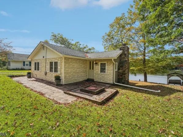 48 Lake Shore Rd E., Hardyston Twp., NJ 07460