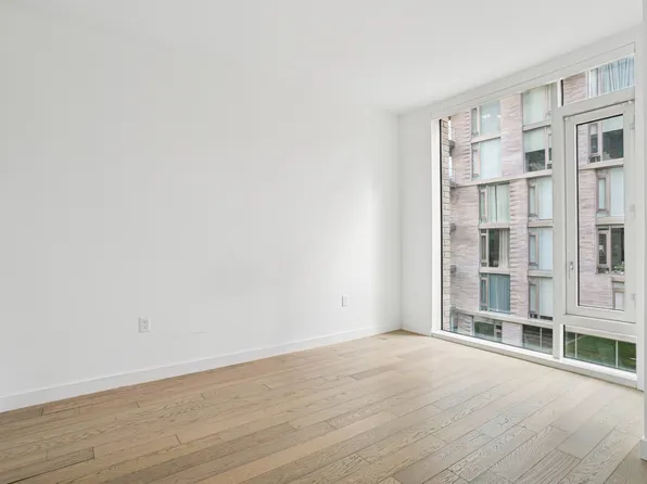 505 West 43rd Street image 8 of 16