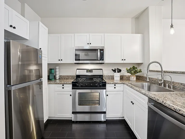 100 S Alameda St #371 — Photo 8