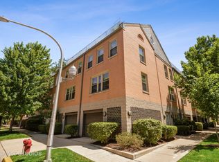 3401 N Janssen Ave, Chicago, IL 60657