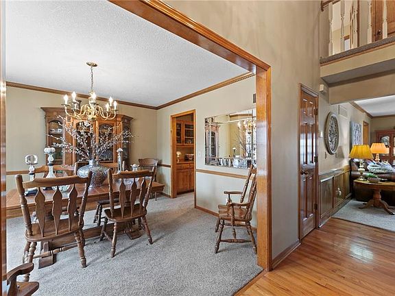 5th image of 10913 Oak Dr