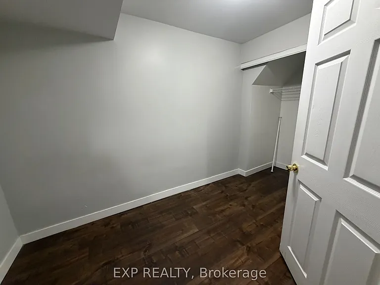73 Roxborough Rd #LOWER — Photo 21