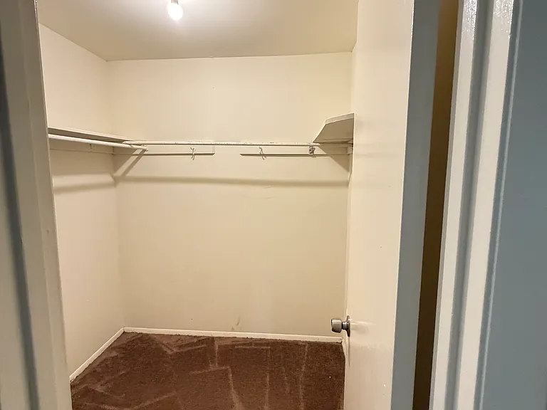 18732 Walkers Choice Rd #5 — Photo 6
