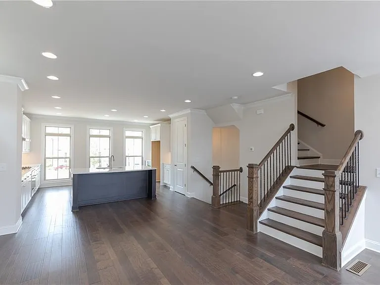 7826 Laurel Crest Dr — Photo 8