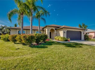 202 NE 10th Place Cpe, Coral, FL 33909