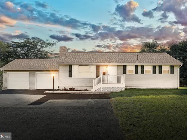 505 Hanover St, New Oxford, PA 17350