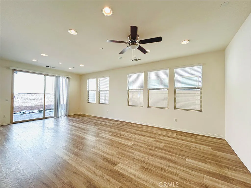 3 bed, 2.5 bath, 2103 sqft, $3,500 — Photo 3
