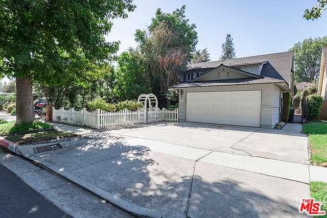 1st image of 13854 Cumpston St