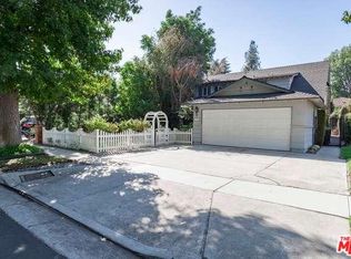 13854 Cumpston St, Van Nuys, CA 91401