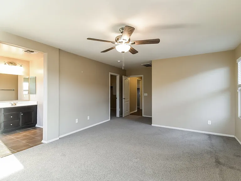 923 S Pheasant Dr — Photo 12