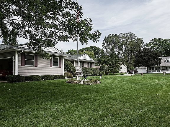 4th image of 8370 Belle Bluff Ct