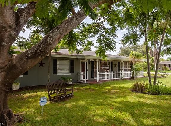 2nd image of 3221 McGregor Blvd