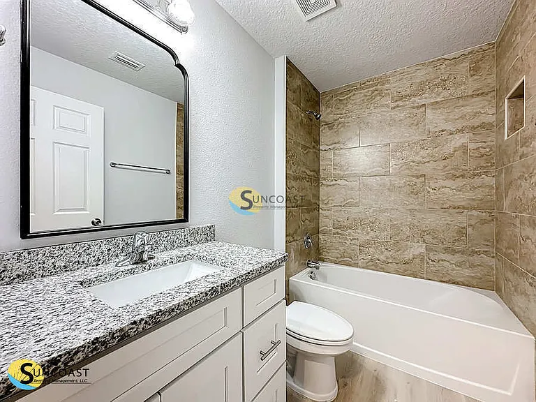 1336 W 30th St — Photo 20