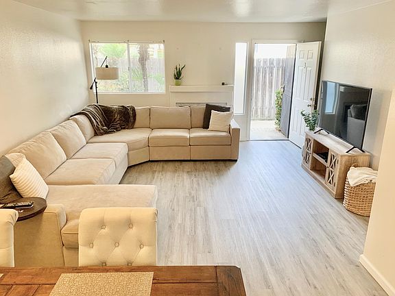 3rd image of 1833 Hornblend St #3