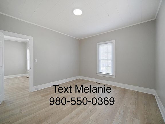 5th image of 703 Pear St