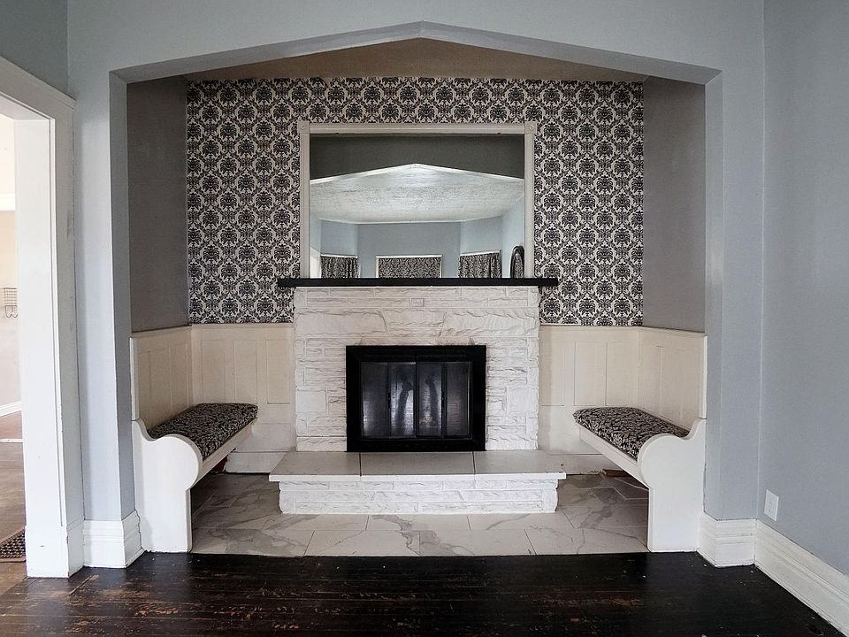 1st image of 211 Lafayette Ave
