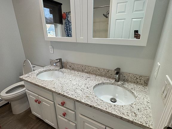 3rd image of 8 Dunning Ave #1