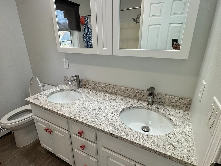 8 Dunning Ave #1 — Photo 3