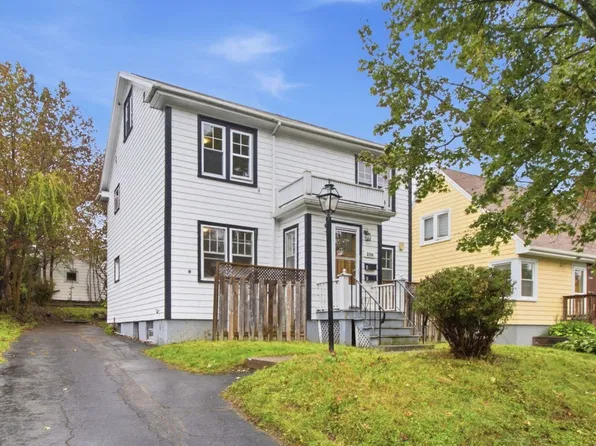 3194 Stanford St, Halifax, NS B3L 4E1