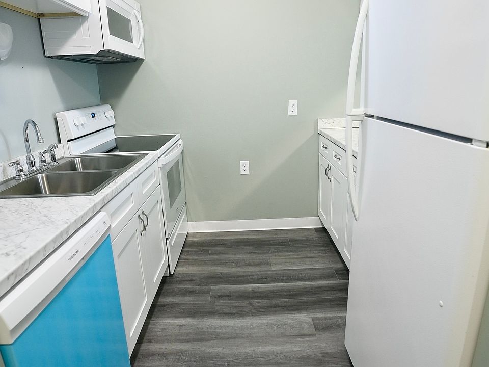 1st image of 1102 Salem Ave APT 2C