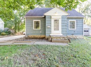 307 Fairview Dr, Champaign, IL