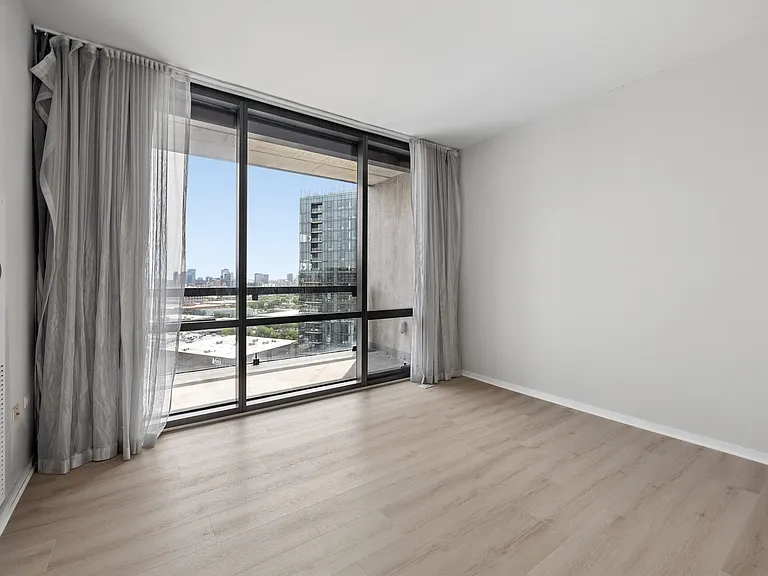 860 W Blackhawk St #1808 — Photo 19