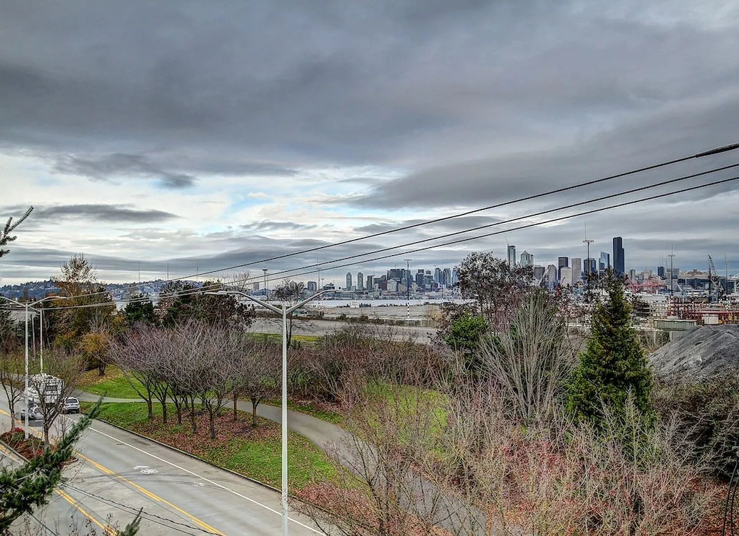 3213 Harbor Ave SW — Photo 3