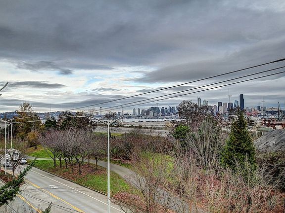 3rd image of 3213 Harbor Ave SW Unit 304