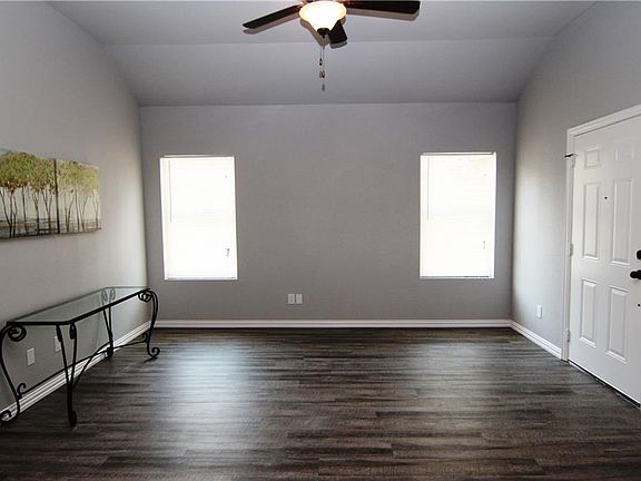 4th image of 1532 E Leuda St
