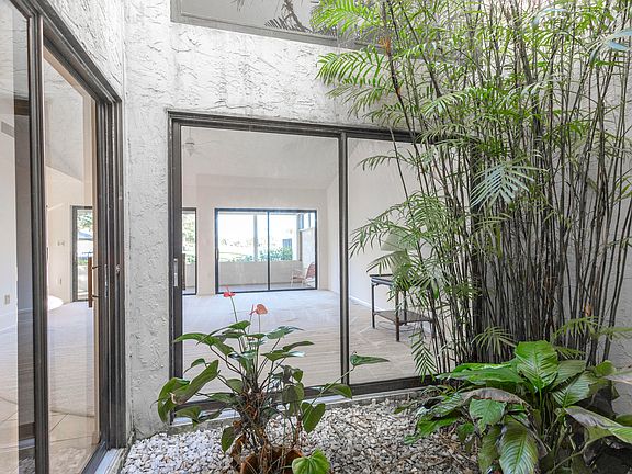 4th image of 2835 SW 6th Street