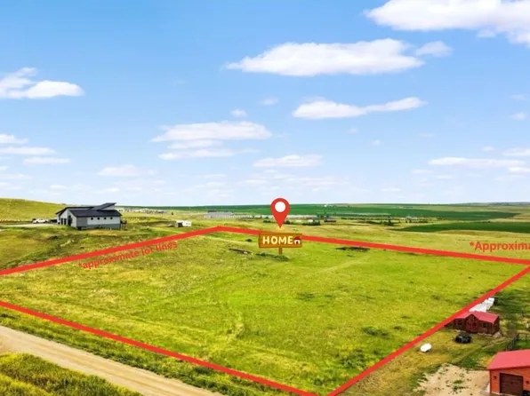 Lambert St, Williston, ND 58801