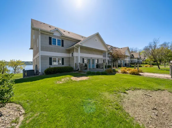 1601 1st St APT 18, Pepin, WI 54759