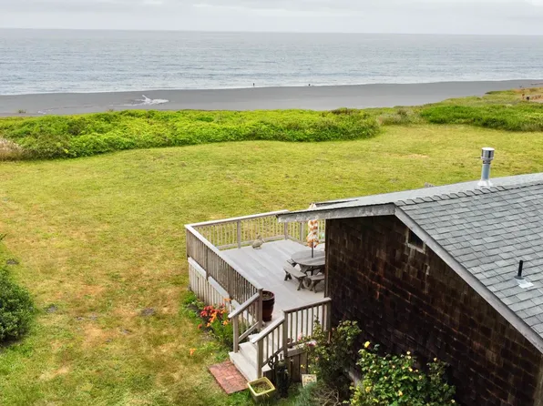 66 C Rd, Trinidad, CA 95570