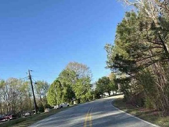 Exterior Neighborhood (street photo)