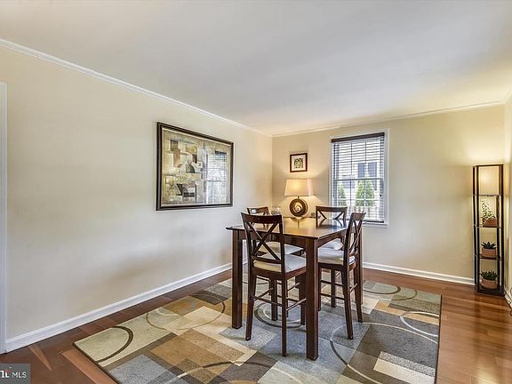 4th image of 4029 Woodland Dr