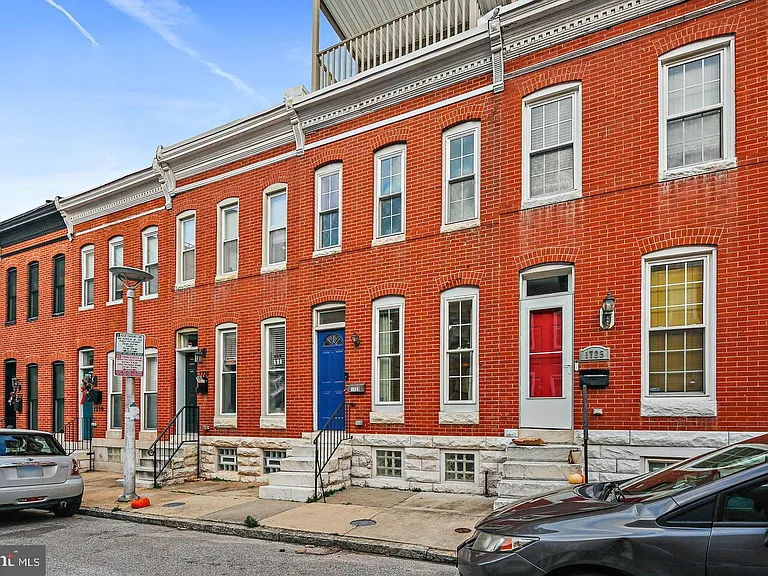 1723 Clarkson St — Photo 2