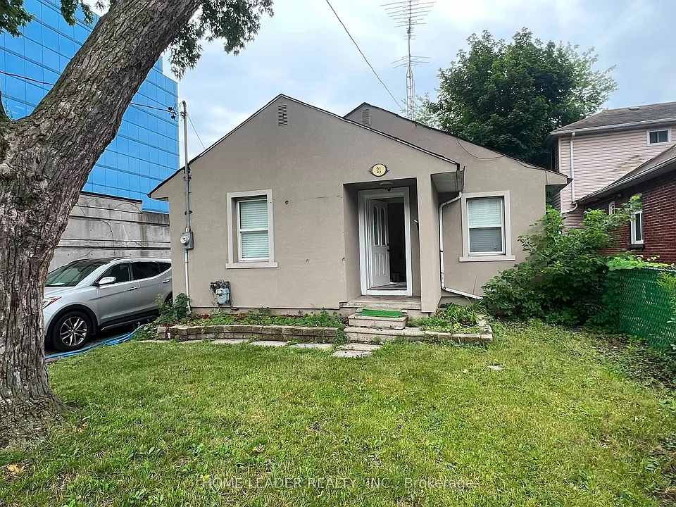 21 Franklin Ave