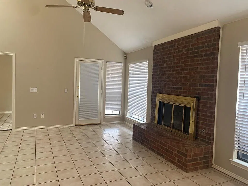 2 bed, 2.0 bath, 1653 sqft, $2,150 — Photo 3
