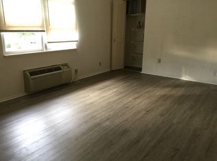 107 N Duke Dr, Sterling, VA 20164