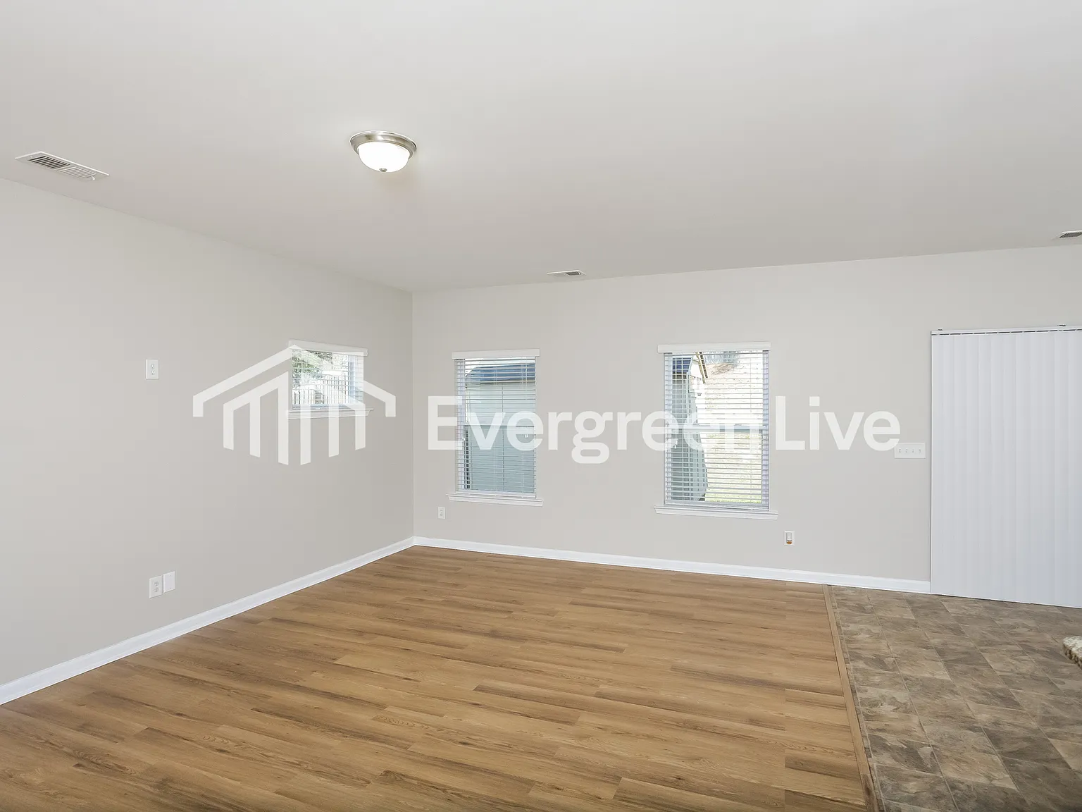 3 bed, 2.5 bath, 1861 sqft, $1,845 — Photo 2