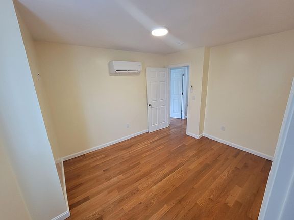 4th image of 31 Hamilton St