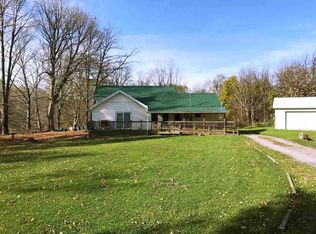 2585 E Waits Rd, Kendallville, IN 46755