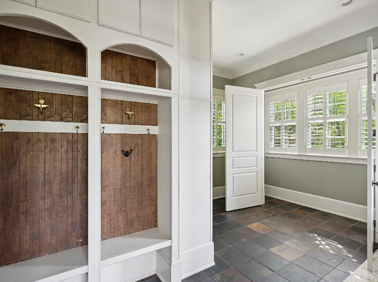 221 King George St — Photo 39