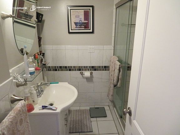 4th image of 1345 N Ashland Ave #1