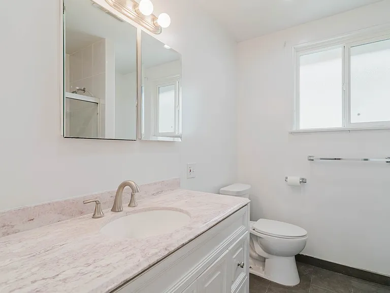 1217 N Kingsley Dr #4 — Photo 15
