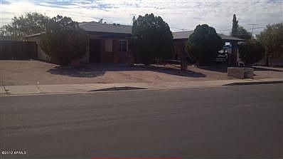 2nd image of 405 N Palo Verde Dr
