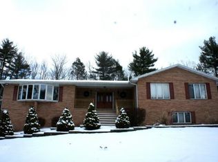 544 McIlhaney Rd, Stroudsburg, PA 18360